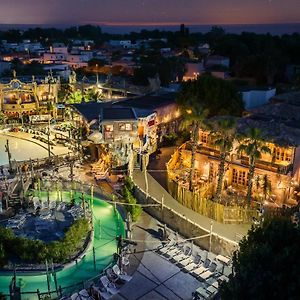 Hotel Pirates World
